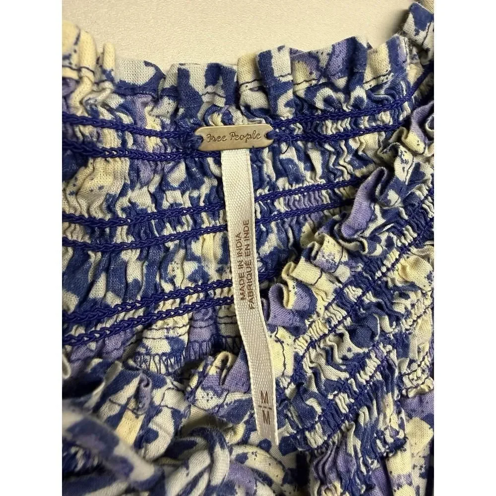 Free People Willow Printed Blouse. Blue. Smock neck.Short puff sleeves. Sz M